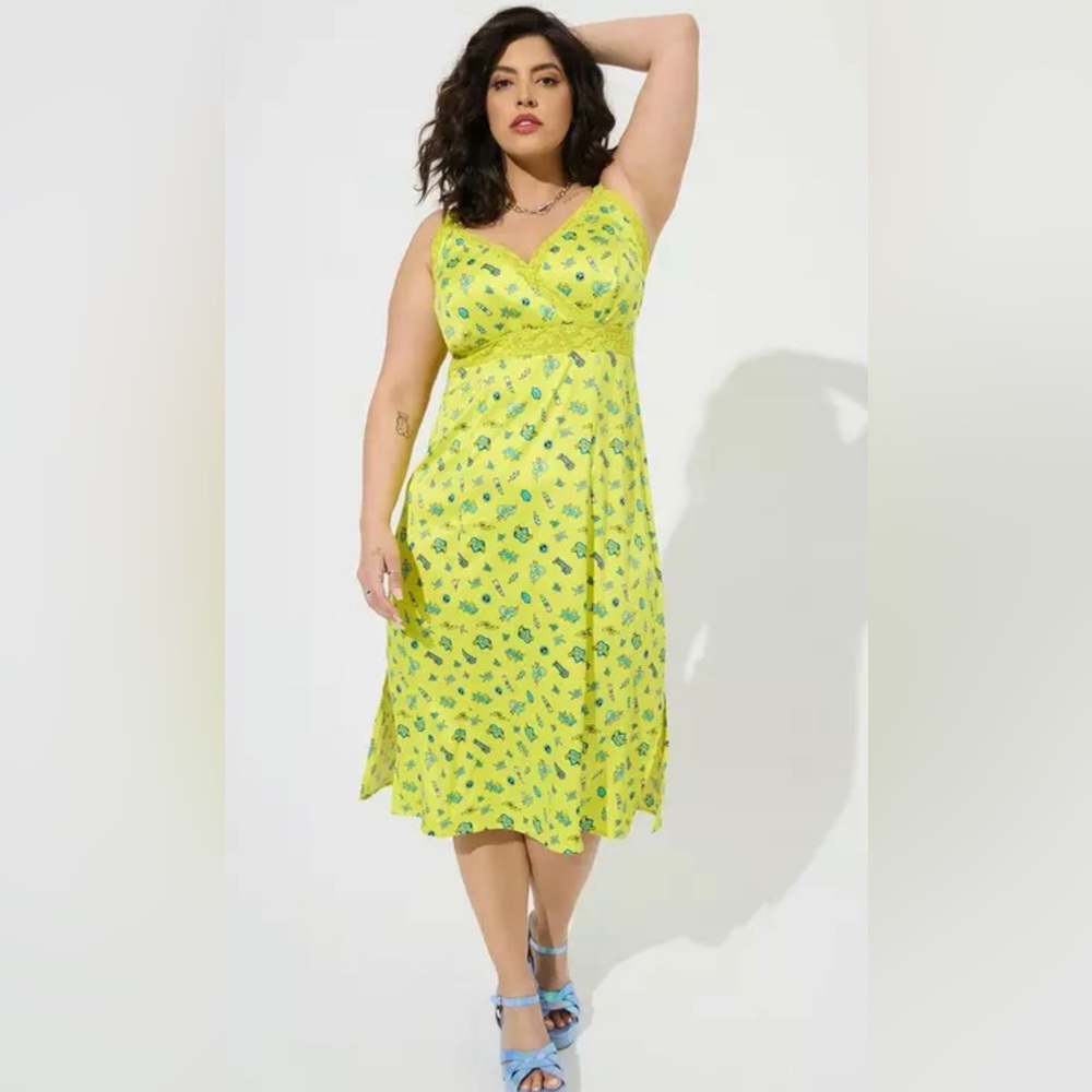 NWT - Women's Torrid/Betsey Johnson Collab Dress In Yellow Betsey Print. Size 2X